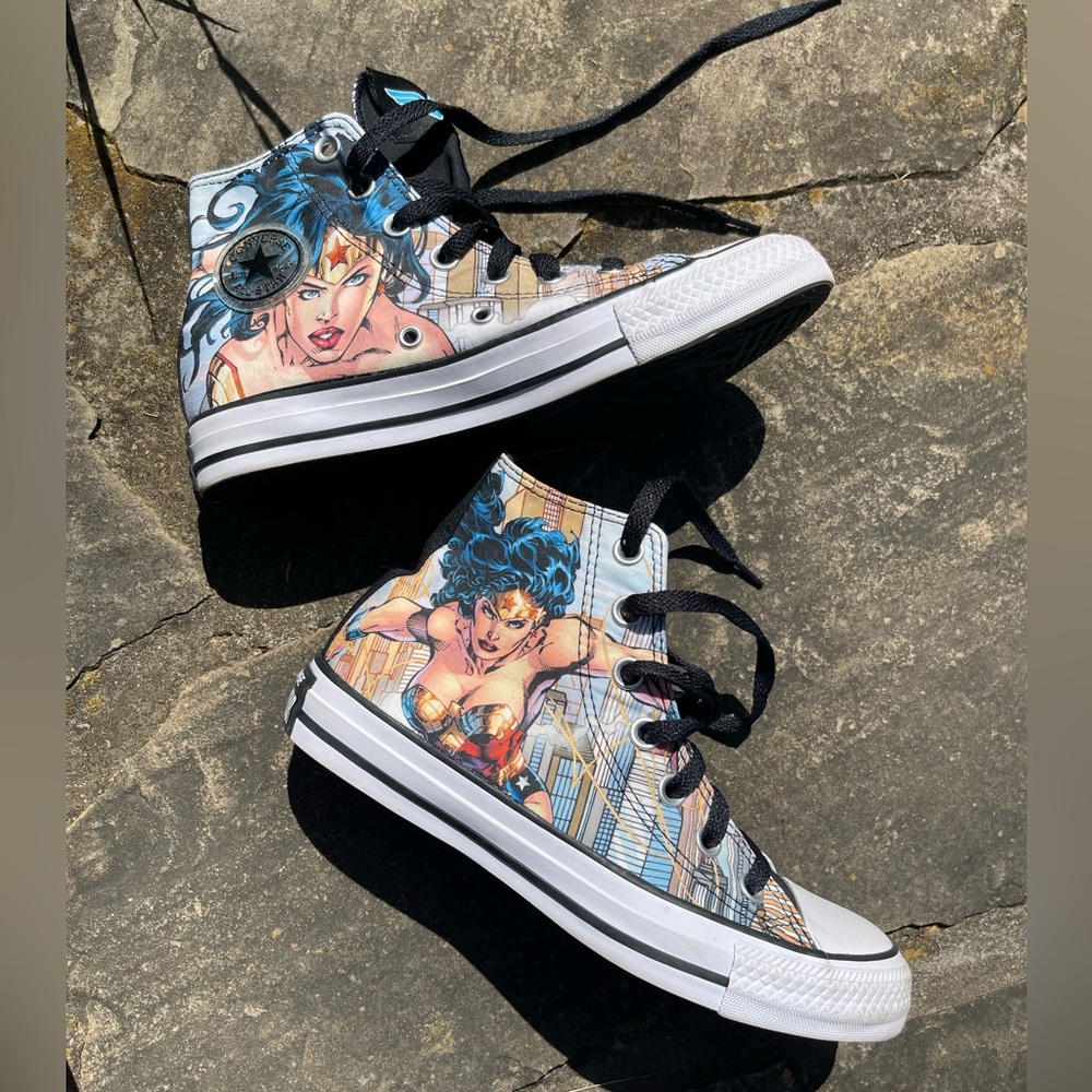 Converse All Star Wonder Women High Tops DC Comics Rare Print Pre-owned W-6 M-4